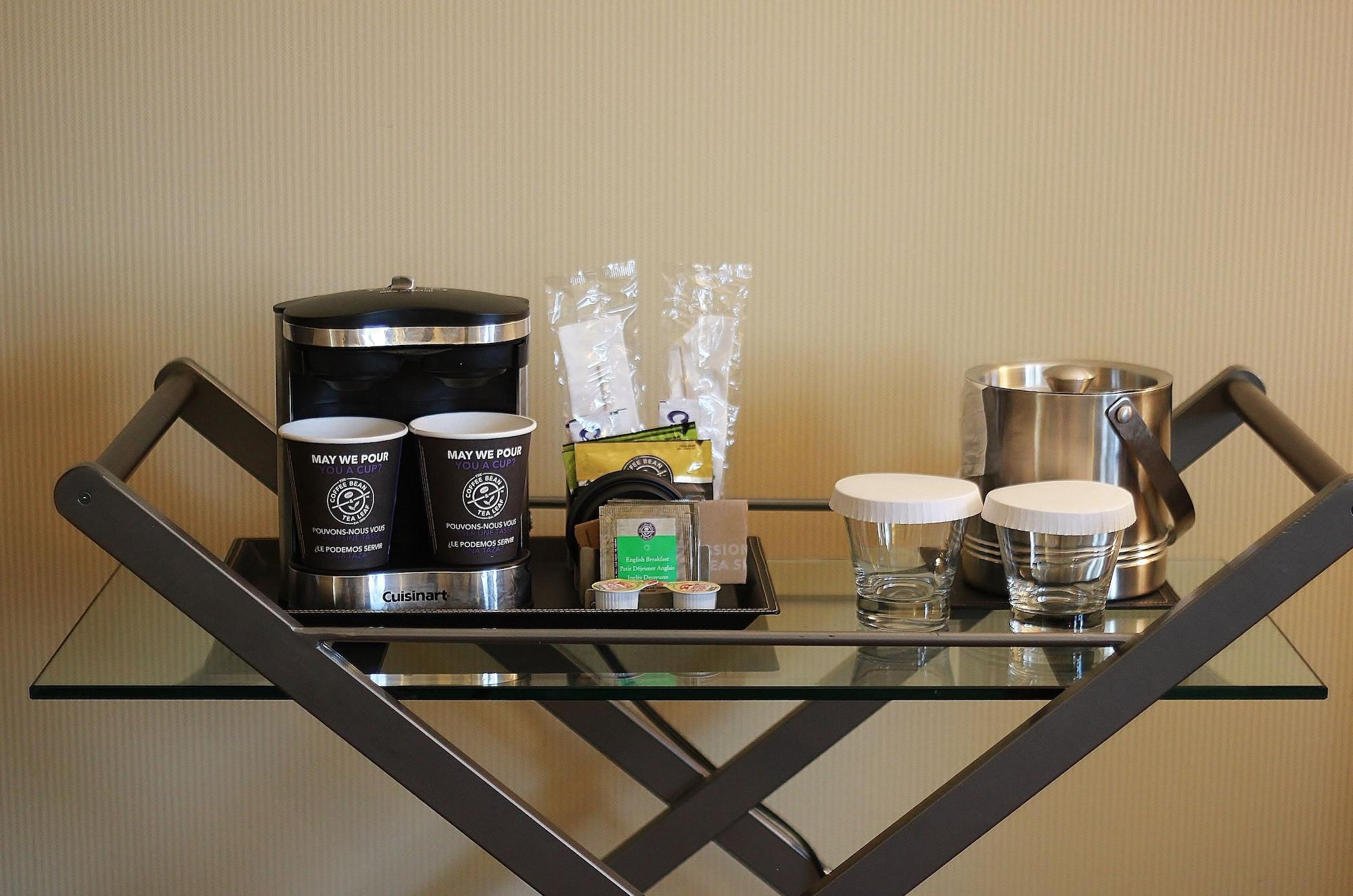 Doubletree Suites By Hilton Hotel Detroit Downtown - Fort Shelby Экстерьер фото