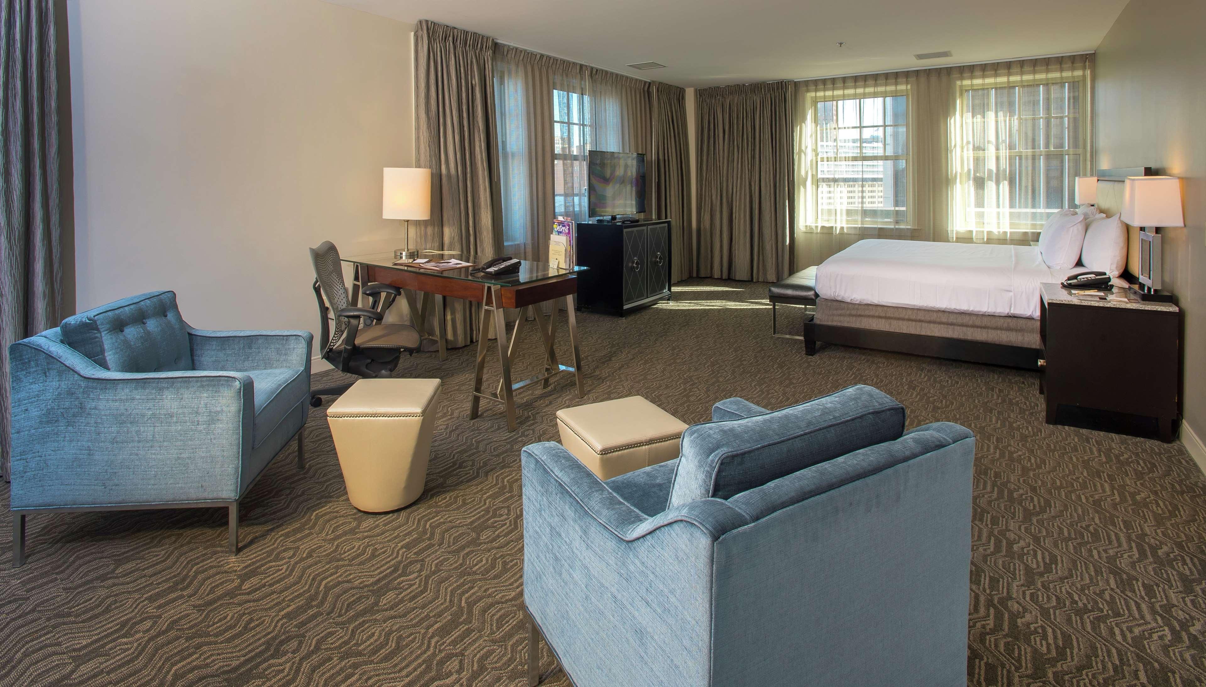Doubletree Suites By Hilton Hotel Detroit Downtown - Fort Shelby Экстерьер фото