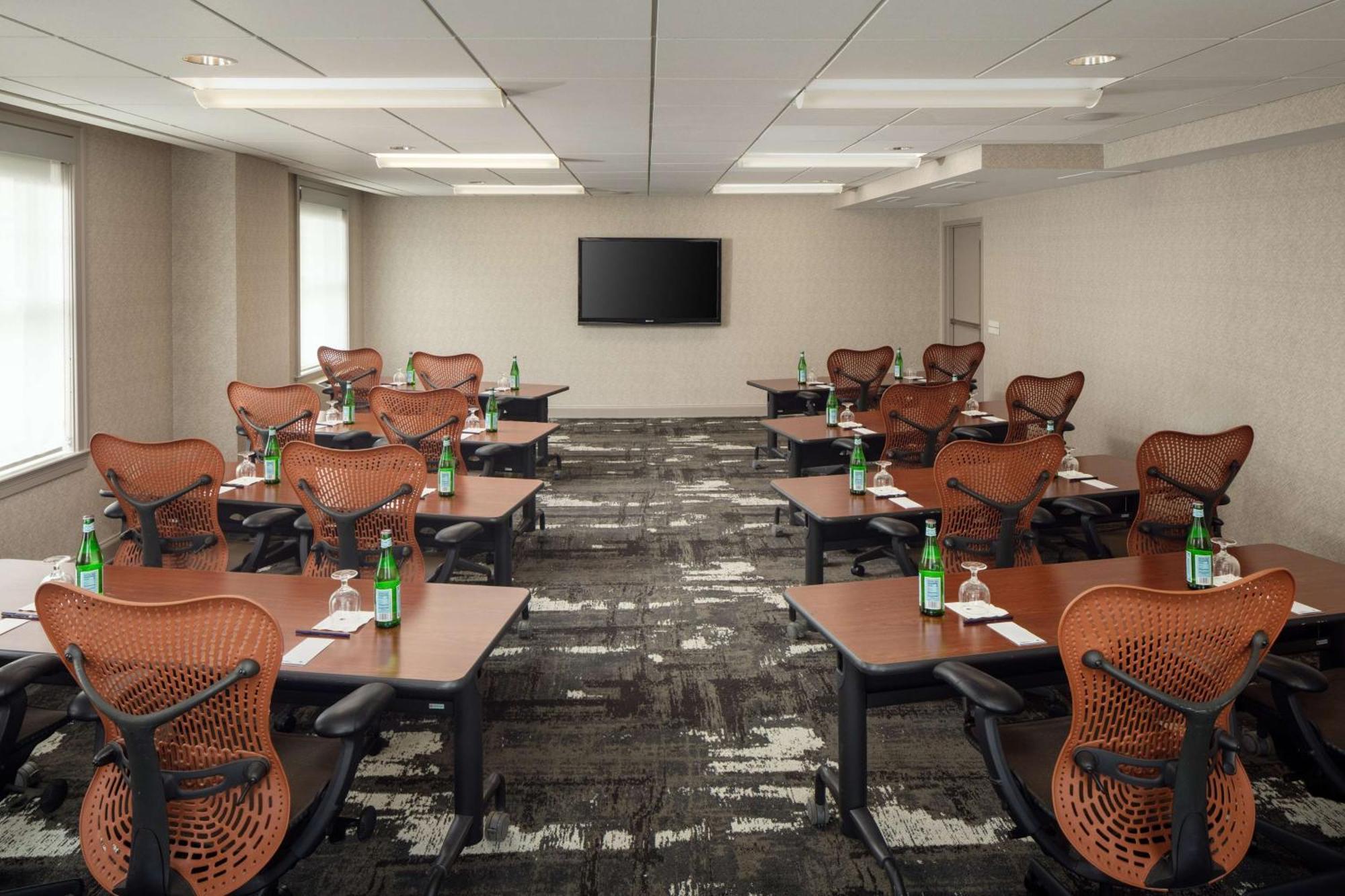 Doubletree Suites By Hilton Hotel Detroit Downtown - Fort Shelby Экстерьер фото