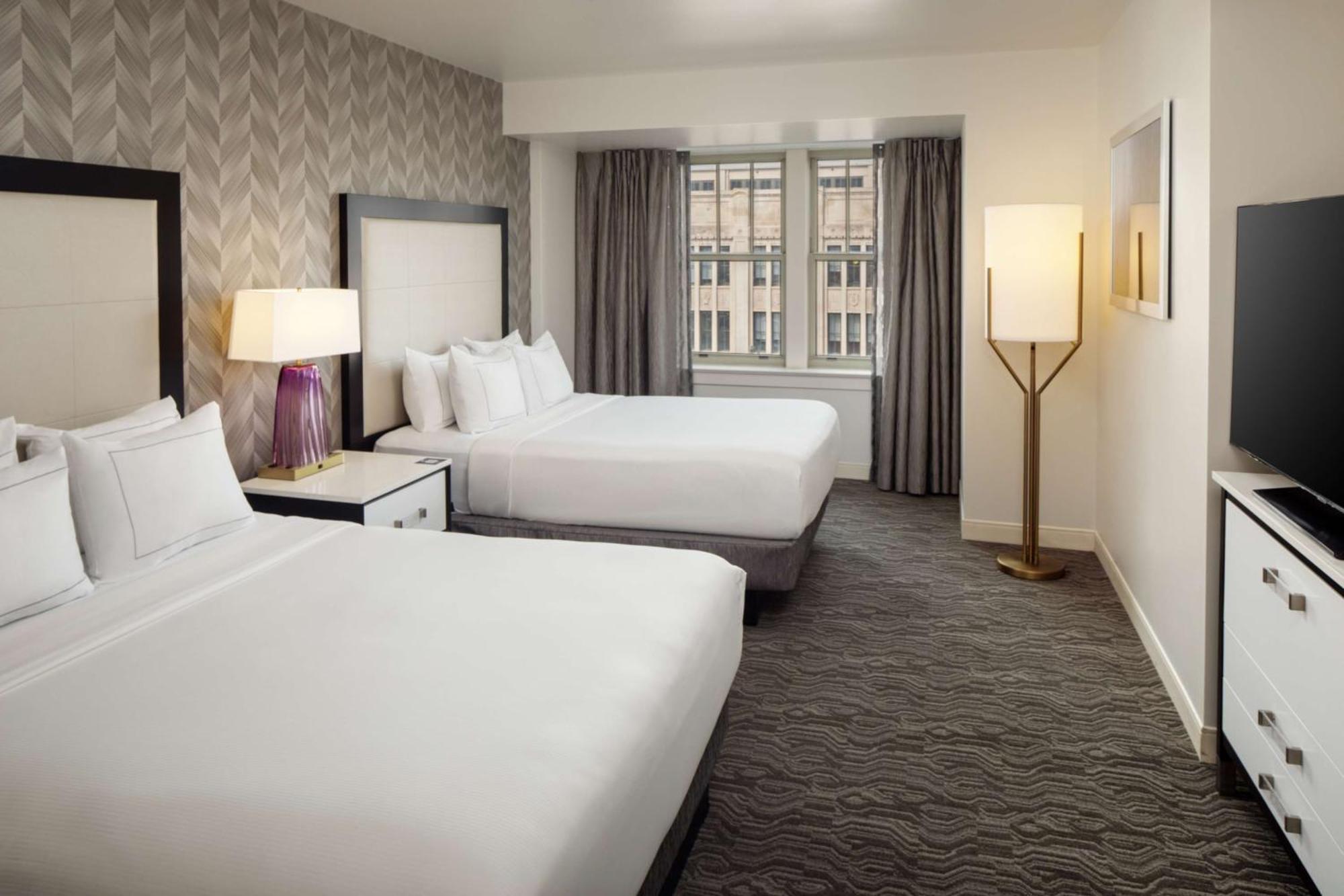 Doubletree Suites By Hilton Hotel Detroit Downtown - Fort Shelby Экстерьер фото