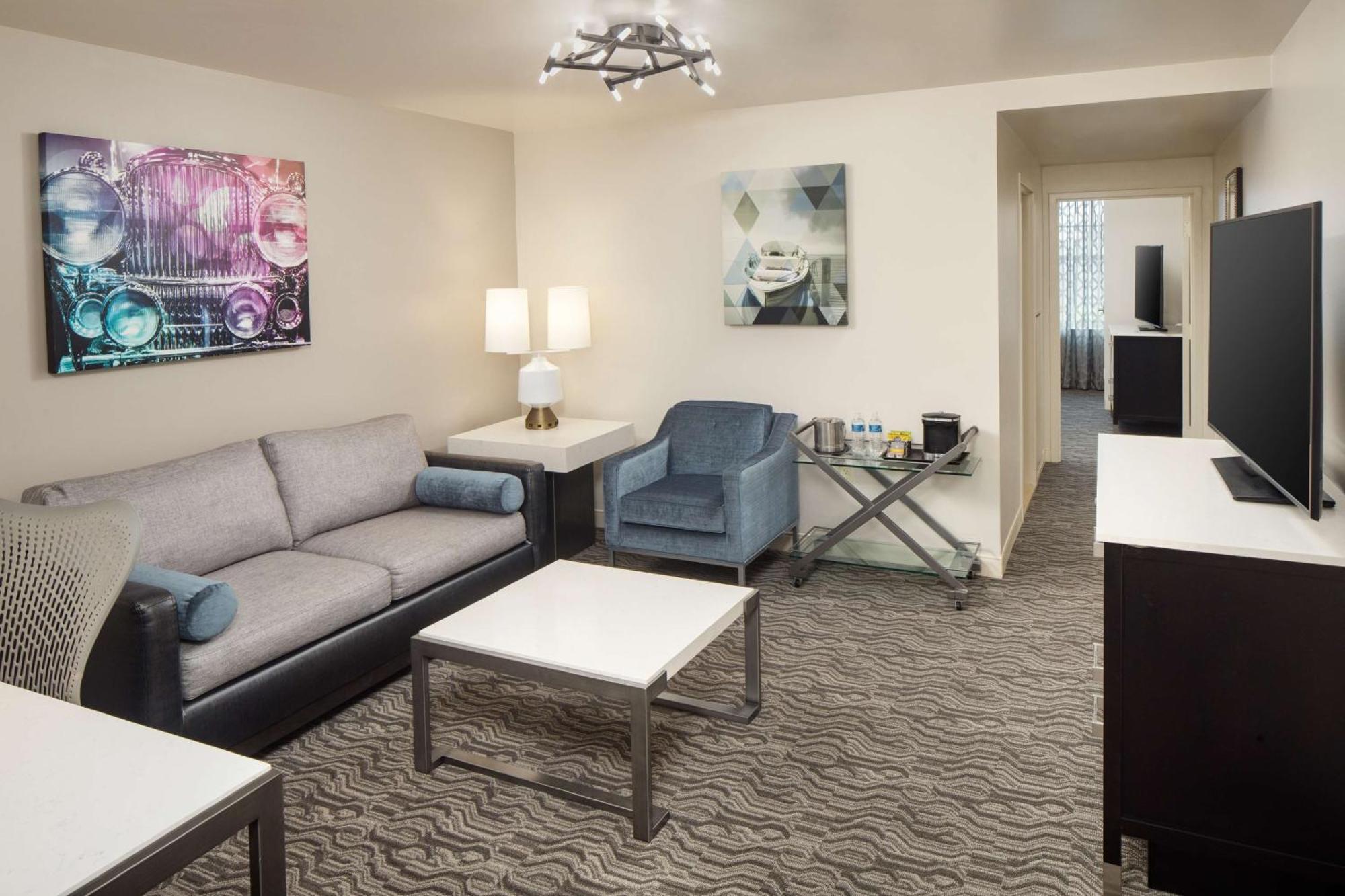 Doubletree Suites By Hilton Hotel Detroit Downtown - Fort Shelby Экстерьер фото