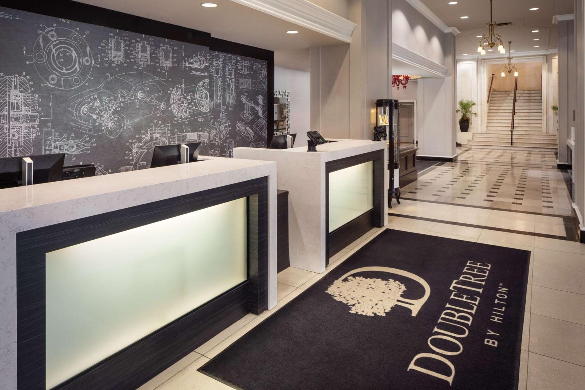 Doubletree Suites By Hilton Hotel Detroit Downtown - Fort Shelby Экстерьер фото