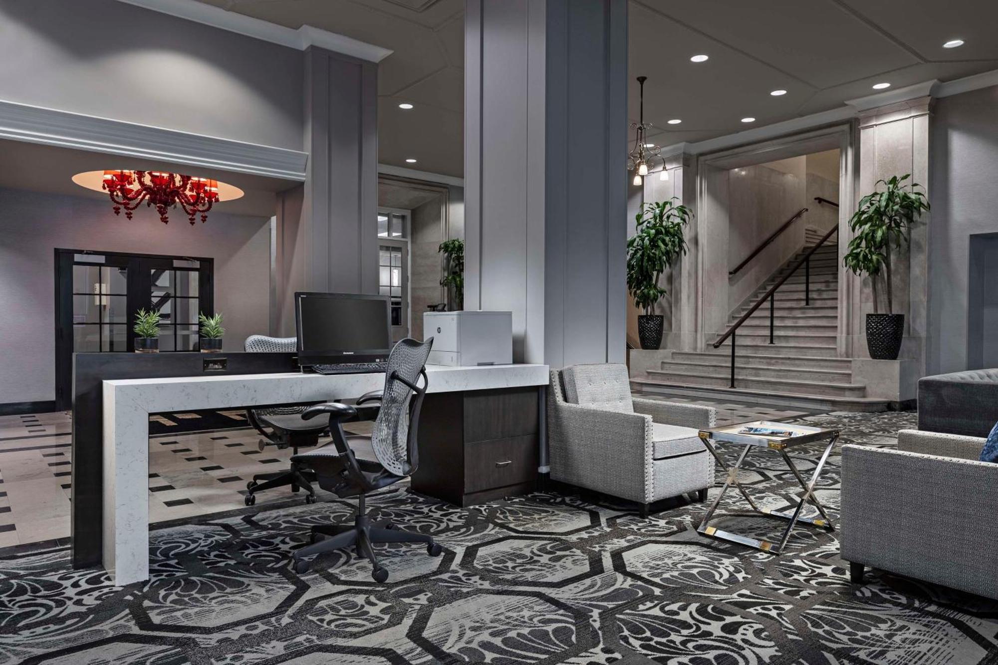 Doubletree Suites By Hilton Hotel Detroit Downtown - Fort Shelby Экстерьер фото