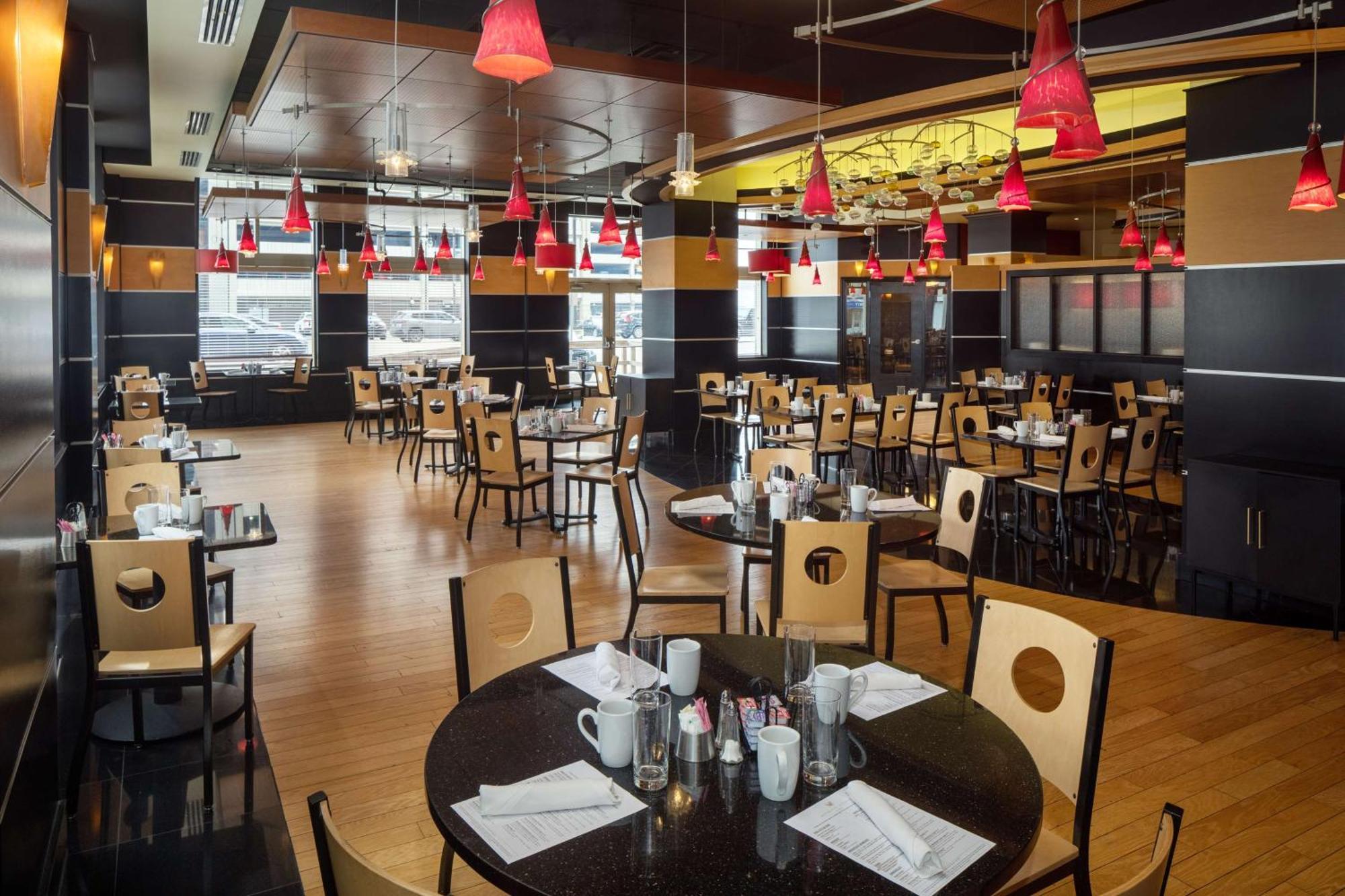 Doubletree Suites By Hilton Hotel Detroit Downtown - Fort Shelby Экстерьер фото