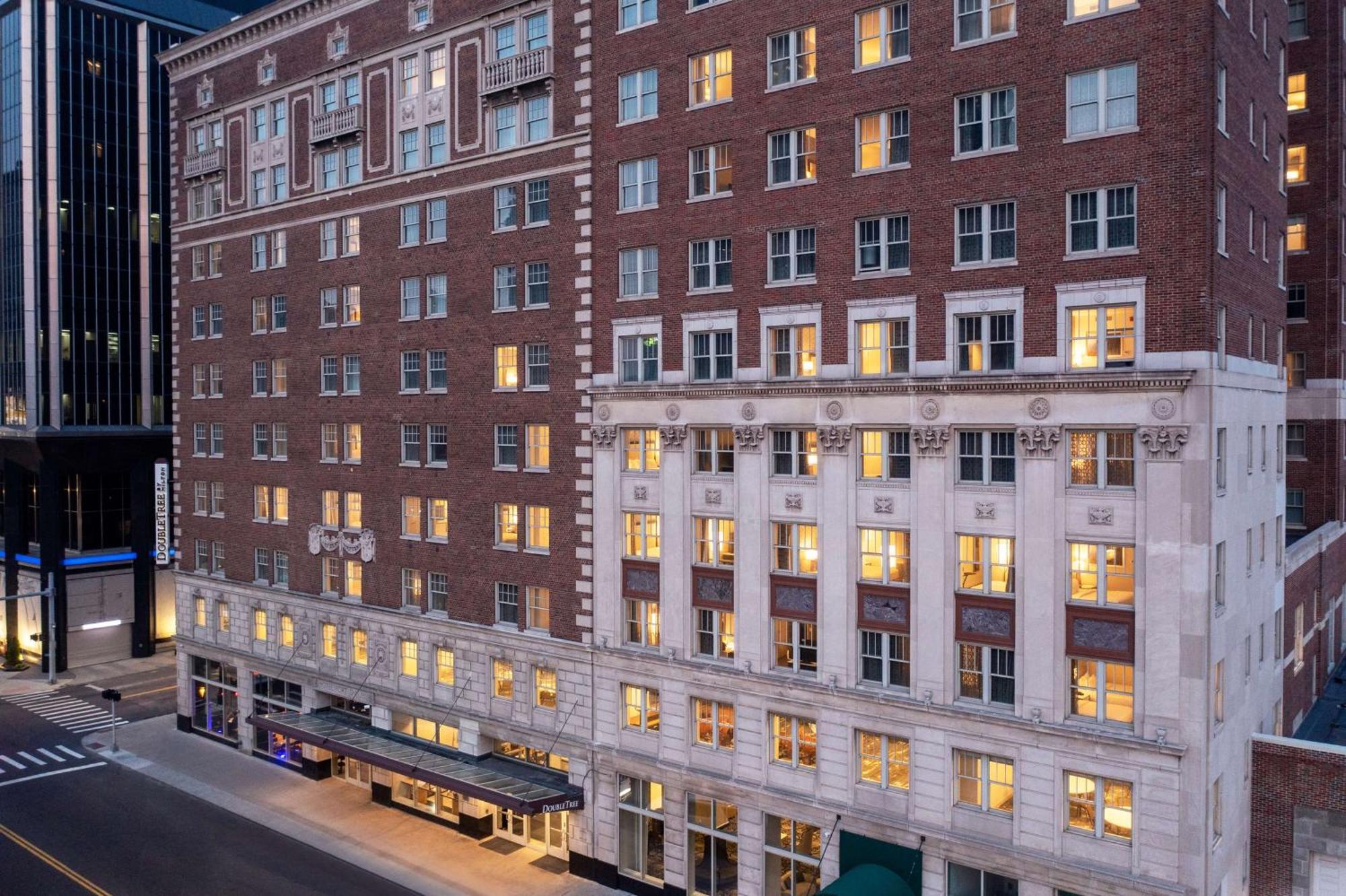 Doubletree Suites By Hilton Hotel Detroit Downtown - Fort Shelby Экстерьер фото
