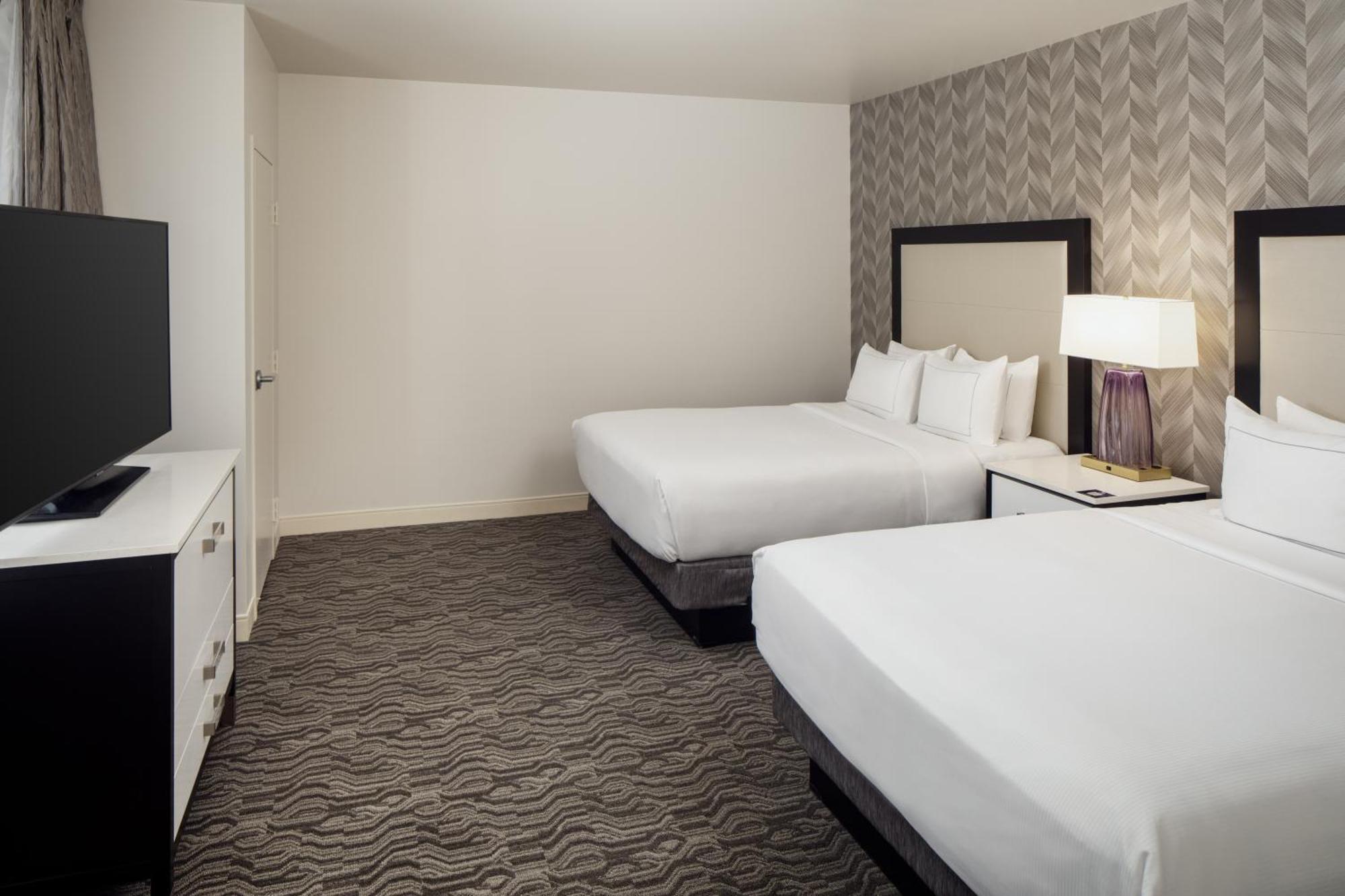 Doubletree Suites By Hilton Hotel Detroit Downtown - Fort Shelby Экстерьер фото