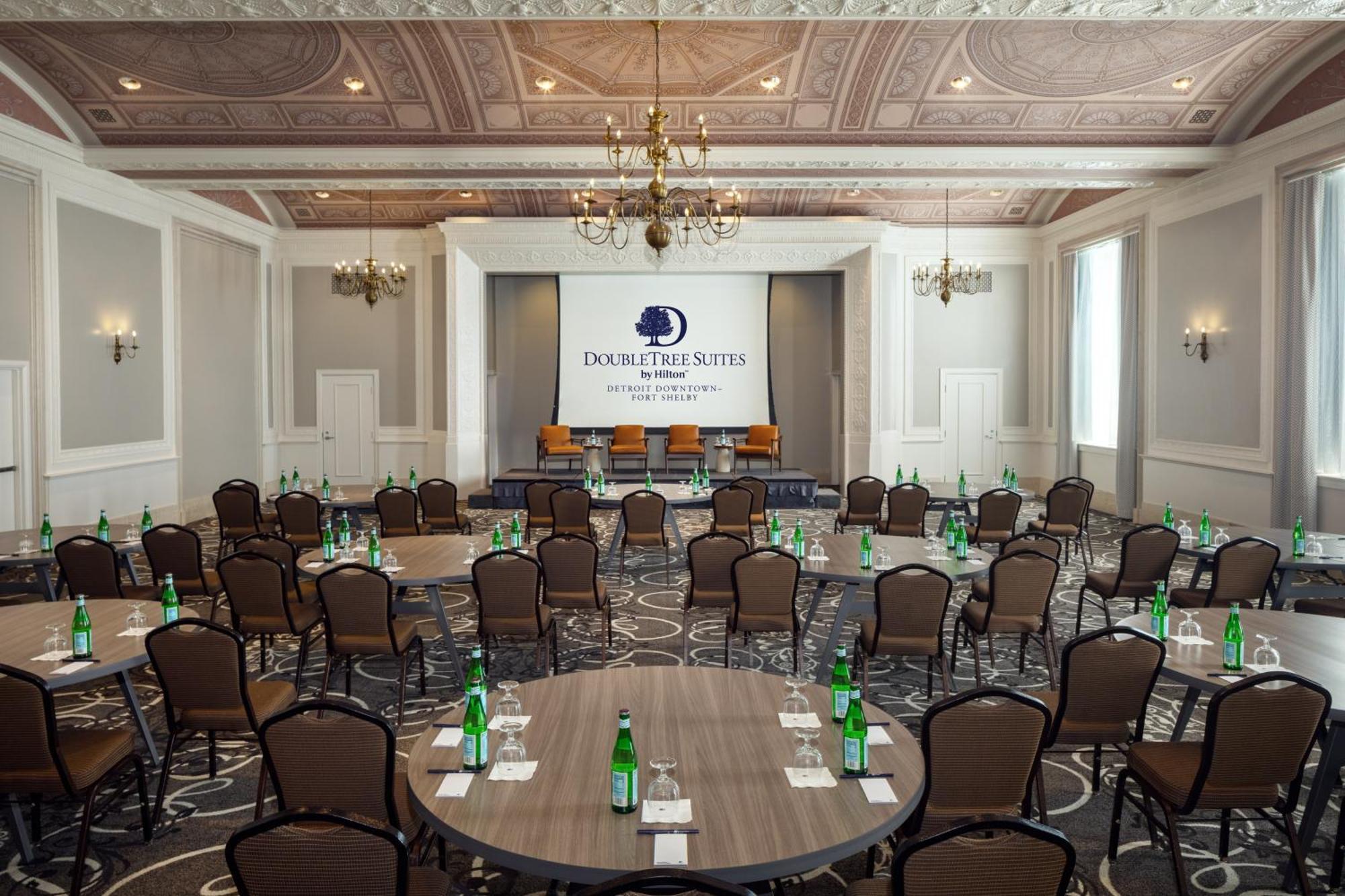 Doubletree Suites By Hilton Hotel Detroit Downtown - Fort Shelby Экстерьер фото