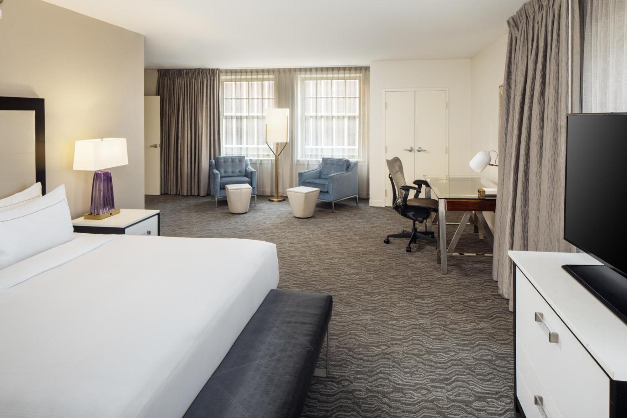 Doubletree Suites By Hilton Hotel Detroit Downtown - Fort Shelby Экстерьер фото