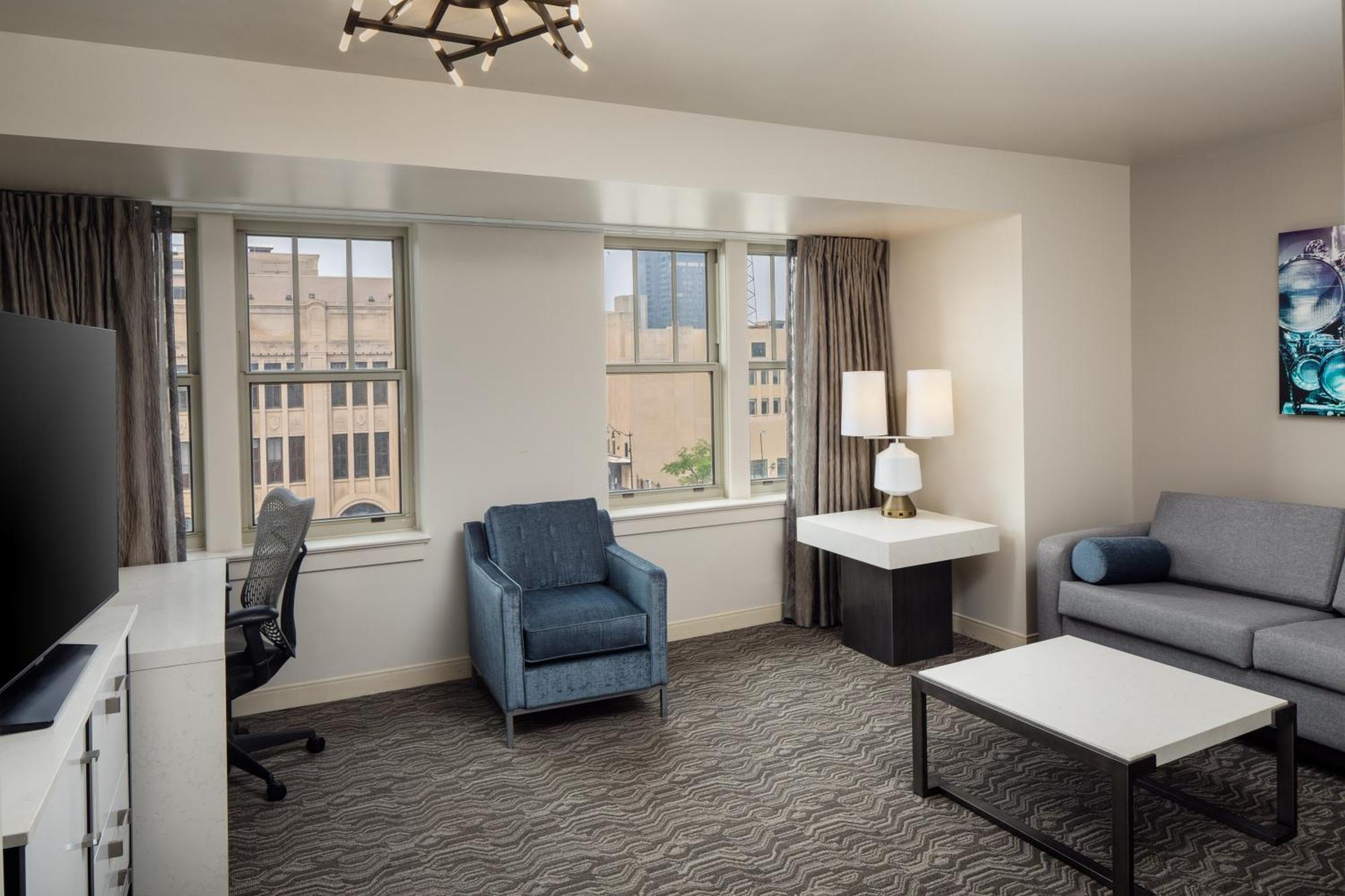 Doubletree Suites By Hilton Hotel Detroit Downtown - Fort Shelby Экстерьер фото